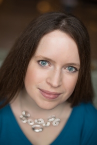 Laurie Lucking Author Headshot