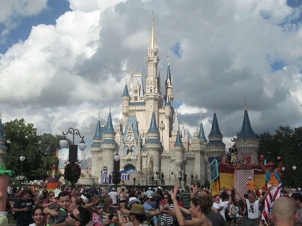 Cinderella_Castle_at_Magic_Kingdom_Walt_Disney_World.jpg